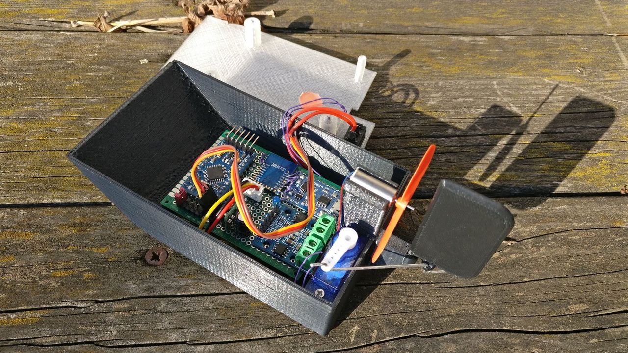 Airboat controlled with Bluetooth